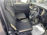 運転席開口部になります。乗りやすいです。