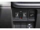 ◆◆両側電動スライドドア!!荷物で手が塞がる時など簡単にドアの開閉が出来ます!何より力いらずで開閉OK!女性やお年寄りにも優しい♪電動機能はOFFにもできますから元気なお子様の駆け出しも安心!