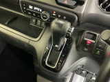 発進時から滑らかに加速する無段階変速のCVTはストップ&ゴーの多い街の中も快適です