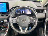 【純正革巻きステアリング】上質な革を使用することで、手にしっかり馴染みとても運転しやすいハンドルです♪