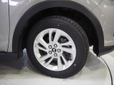 実車は夏用タイヤを装着しています。