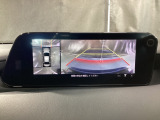 360度モニターは、4つのカメラによる前後左右・俯瞰映像でドライバーからは見えない領域の危険認知をサポート!全周囲の死角を減らし、狭い駐車場や幅寄せ、T字路の進入などの運転の安心感を高めますッ!