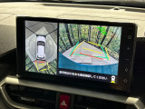 【マルチテレインモニター】車のフロントやサイドのカメラ画像を同時にモニター表示することで、悪路や狭い道を走行時でも周囲の状況確認ができ安心!本格SUVにうれしい装備です♪