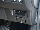 ビルトイン型ETCユニット搭載で、高速道路等利用時、便利に利用可能です。