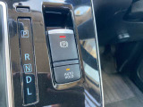 電動パーキングブレーキ 指先で簡単に出来ます  オートブレーキホールド 停車時のブレーキペダルを踏み続ける事を楽に ペダルから足を離せます 坂道発進も楽になります