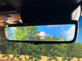 【デジタルインナーミラー】後席の大きな荷物や同乗者で後方が確認しづらい時でも安心!カメラが撮影した車両後方の映像をルームミラー内に表示。クリアな視界で状況の確認が可能です!