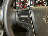 手元で操作が出来るのは便利ですよ!安全運転にも繋がり各種のスイッチが付いてますので、運転中に余所見することがありませんね!運転しながら操作が出来る画期的装備!これ便利です。