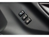 運転席のシートポジションメモリー機能は、登録済みの運転者と交代しても、シートポジションの変更の手間がかかりません。
