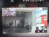 純正【前後ドラレコ】最近の装着率の高いドライブレコーダー装備です。万が一の時の証明やアオリ運転の抑制効果もありますね。
