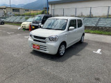 清潔な中古車展示場で皆様のご来店をお待ちしています。