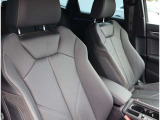 Audi正規ディーラーが高品質をお約束。高度な訓練・教育を受けたAudi専任メカニックが、100項目にもおよぶ精密な点検を実施いたします。すべてをクリアしたAudi車だけが、あなたのお手元に届けられるのです。