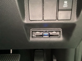 ビルトインタイプの【ETC】で見た目もスッキリ。高速道路の利用にとても便利です。VSA搭載。横滑りを抑えて、安全な走行を確保します。