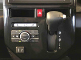 温度を設定すれば、自動で車内の温度管理をしてくれる優れものです♪ATミッションで運転楽々