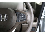 Hondaセンシングの機能のひとつ、アダプティブクルーズコントロール付!アクセルから足を離しても設定したスピードと前車との車間を保ち走行してくれます!車線維持もアシスト☆高速道路で疲労軽減ですね☆
