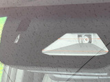 【トヨタセーフティセンス】走行中に前方の車両等を認識し、衝突しそうな時は警報とブレーキで衝突回避と被害軽減をアシスト。より安全にドライブをお楽しみいただけます。