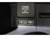 スマートフォンなどの音楽再生が可能なUSB接続ジャック装備車両です♪♪♪
