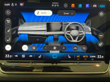 3ゾーンフルオートエアコンを装備。運転席と助手席、後部座席がそれぞれ独立して温度の設定ができます。