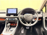 RAV4ならではの見晴らしのよい前方視界で、快適なドライブをお楽しみいただけます。