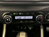 エアコンはオートエアコン付きになります。お好みの温度設定にすれば車内の温度を検知し自動で調整してくれます。暑い日は寒い日は特にオススメです♪