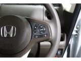 Hondaセンシングの機能のひとつ、アダプティブクルーズコントロール付!アクセルから足を離しても設定したスピードと前車との車間を保ち走行してくれます!車線維持もアシスト☆高速道路で疲労軽減ですね☆
