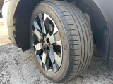 タイヤサイズは225/50R18です