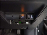 AC100Vスイッチ、手動光軸調整ダイヤル。