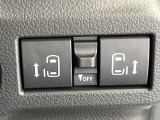 【両側パワースライドドア】スマートキーや運転席のスイッチで後席両側スライドドアの開閉が可能♪電動だから力を入れてドアを開ける必要が無く、小さなお子様でも簡単に開け閉めでき快適です♪
