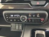 フロント両席にはシートヒーターが付いています!寒い日に便利な装備ですね。