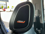 ヘッドレストにも、BOSEスピーカーがあり、より高い音質を楽しめます。