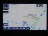 視認性に優れたナビゲーションを装備。現在地が分かりやすく、初めての場所でも安心してドライブ出来ます。日常使いから遠出まで、頼れる装備です。