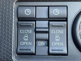 【両側パワースライドドア】スマートキーや運転席のスイッチで後席両側スライドドアの開閉が可能♪電動だから力を入れてドアを開ける必要が無く、小さなお子様でも簡単に開け閉めでき快適です♪