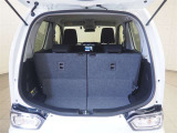 シートを倒せば広々なトランクルーム。これなら長物のお荷物も楽々♪