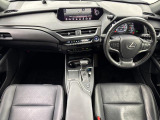 UX 250h バージョンL 4WD 本革シート