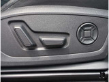 Audi正規ディーラーが高品質をお約束。高度な訓練・教育を受けたAudi専任メカニックが、100項目にもおよぶ精密な点検を実施いたします。すべてをクリアしたAudi車だけが、あなたのお手元に届けられるのです。
