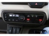 運転席・助手席に寒い日に快適なシートヒーター装備!寒い季節にはありがたいですね!