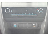 オートエアコンでお好きな温度に設定すれば自動的に温度を調節、車内を快適空間に仕上げてくれます。