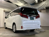 リヤ、後ろから見るとまた車の印象が変わってきますね☆☆