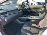 助手席まわりは、使用感も少なく良好な状態です。