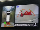 バックガイドモニターを装備しています、車庫入れもラクラクです。パノラミックビューモニターを搭載しています、上からの画像も表示されます。
