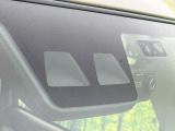 【スマートアシスト】走行中に前方の車両等を認識し、衝突しそうな時は警報とブレーキで衝突回避と被害軽減をアシスト。より安全にドライブをお楽しみいただけます。