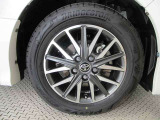 タイヤ溝は前後ともに7mmと十分に残っており、購入後も安心してお乗りいただけます♪