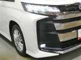 LEDヘッドライトです。デザイン性がよくとても明るいので、夜間の走行や悪天候でも安心です。しかも長寿命!