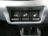 運転席にシートヒーターがついております。寒い日でも座面を温めてくれるスグレモノです!冷え性の女性にオススメの装備です♪