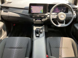 前席内装の全体像です。是非実車をご覧にお越し頂き実際にお座りください。