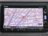 Gathersメモリーナビがついています。CD、DVD、サウンドコンテナ、Bluetoothオーディオ、フルセグが視聴できます。