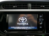 純正ナビを装備。タッチパネル式で使いやすく、お出かけもラクラクです。
