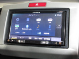 ナビゲーションはパイオニアメモリーナビ(AVIC-RZ05)を装着しております。AM、FM、CD、DVD再生、Bluetooth、ワンセグTVがご使用いただけます。初めて訪れた場所でも安心ですね!