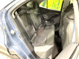 後部座席も気になるようなキズ・汚れやへたり等、大きなダメージはなく、良好な状態です。
