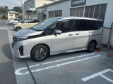 セレナ 1.4 e-4ORCE ハイウェイスターV 4WD 