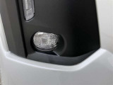 フロントフォグランプが付いており雨や霧などの悪天候時に、ヘッドランプの明るさを補助してくれます。
